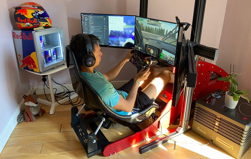 F1 Driver Alex Albon training on his Cool Performance Formula Pro F1 simulator