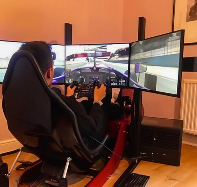Alex Albon on his Cool performance Formula pro F1 simulator