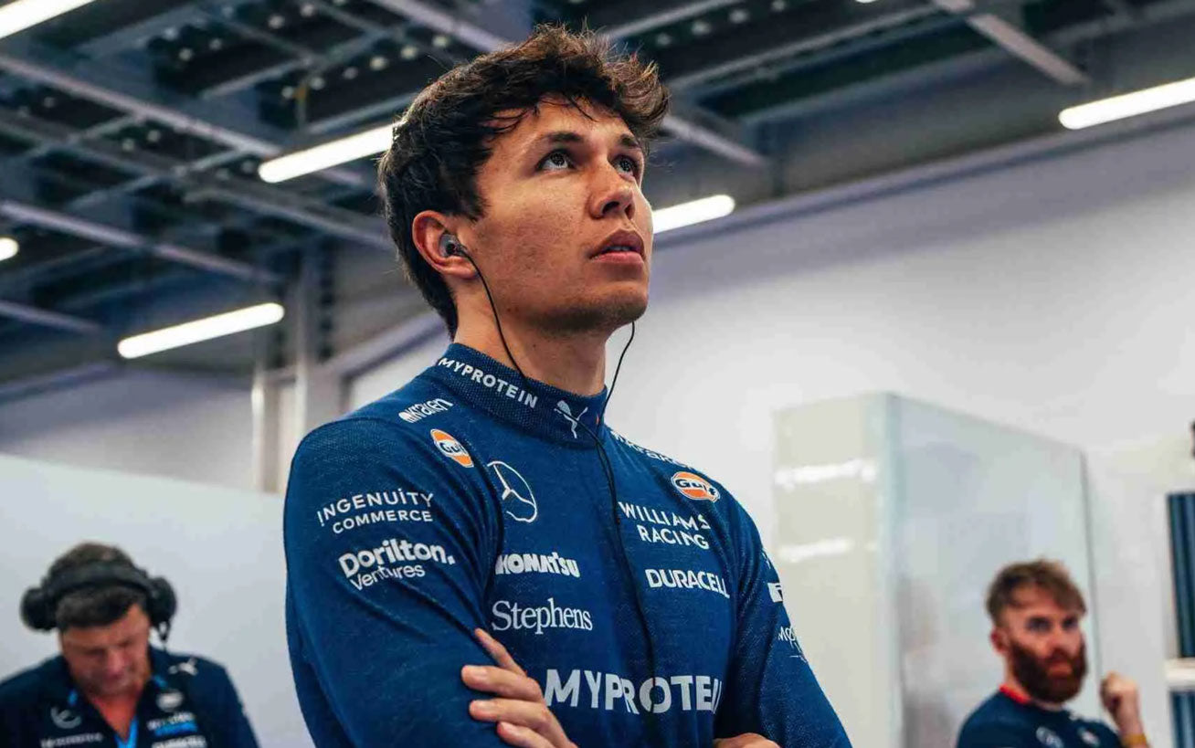 alex albon williams f1 driver who drives the cool performance f1 formula pro simulator