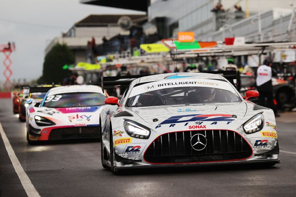 2 Seas Motorsport Gt racing team uk
